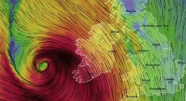 Uragano Lorenzo vicinissimo a Londra: venti fino a 100 km/h, temporali e freddo