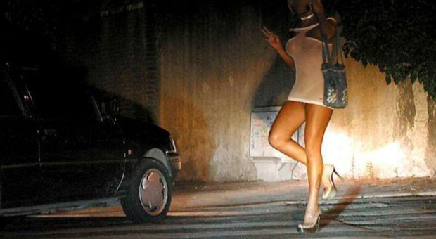 Porto San'Elpidio, oltre 60 multe alle prostitute, ma non funzionano: «Qualcuna ne ha già prese diverse»
