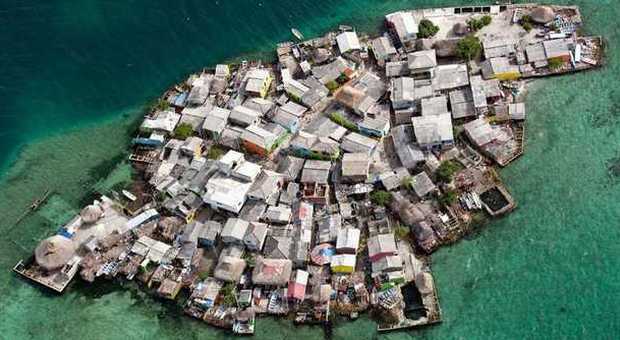L'isola più affollata della Terra: 1.200 abitanti in uno spazio ristrettissimo. Ecco dove