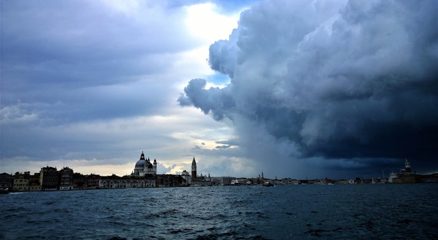 Meteo. Autunno anomalo in Veneto: pioggia, neve e temperature record (Foto di Lena Lindell da Pixabay)