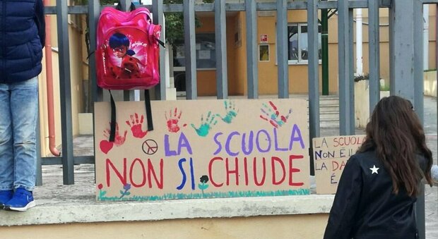 Covid a Napoli, contagi a scuola: dopo lo stop il boom tra i professori: +217%