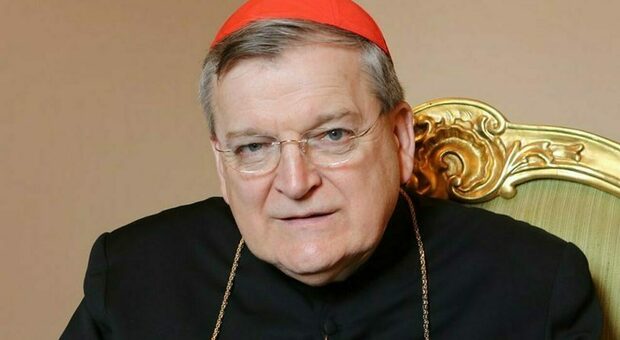 Raymun Burke, il cardinale ricoverato per Covid non è più attaccato al ventilatore: «Sia lodato Gesù Cristo»