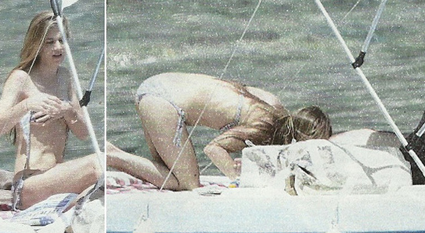 Nicoletta Romanoff e il fidanzato Federico Alverà in barca a Ponza