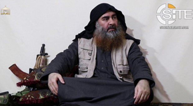 Isis, riecco Al Baghdadi: video del Califfo dopo 5 anni. «Attaccare la Francia e i suoi alleati». Super premio per il suo nascondiglio: 25 milioni di dollari