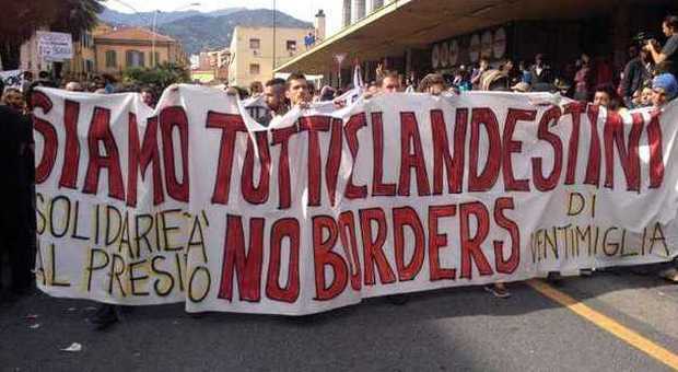 Ventimiglia, scontri tra no borders e polizia a fine manifestazione