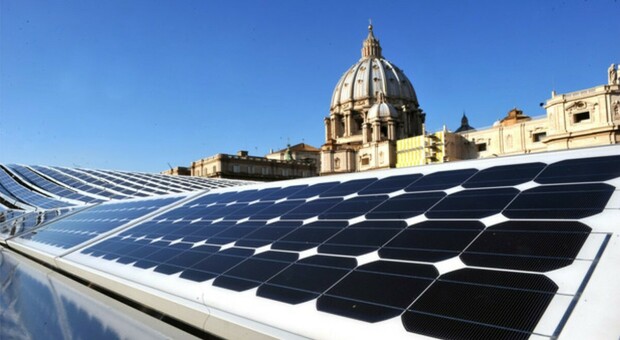 Pannelli solari "liberi" sui tetti, ecco quanto si risparmia e come trasformare l'impianto