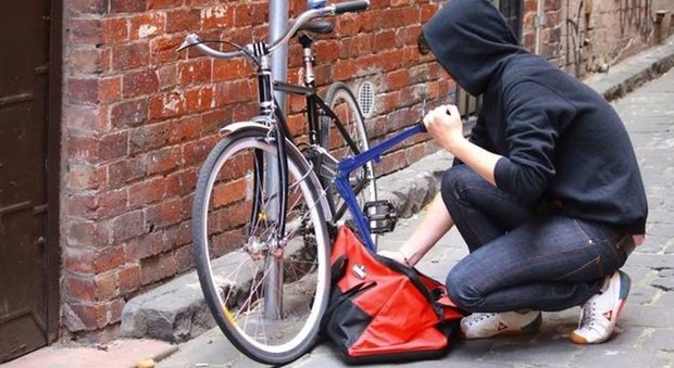 Sedici biciclette rubate a Nocera: inchiesta sulla nuova raffica di furti
