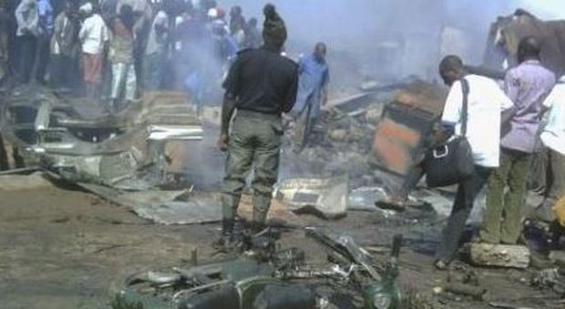 Camerun, due donne si fanno esplodere, strage in una moschea: almeno dieci morti