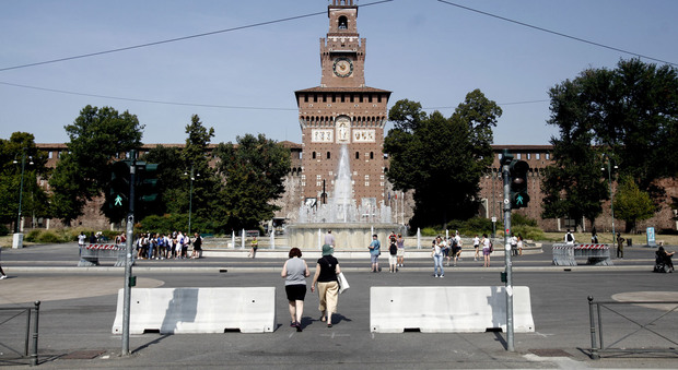 Milano, New jersey in piazza castello per il piano sicurezza antiterrorismo