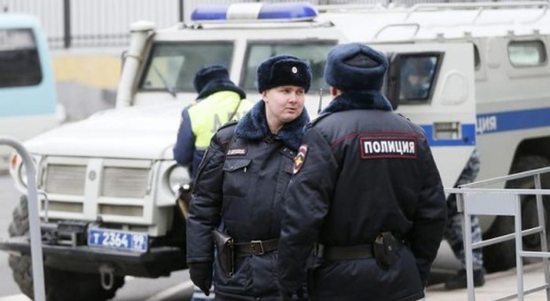 Choc a Mosca, conduttrice radio accoltellata al collo durante la trasmissione