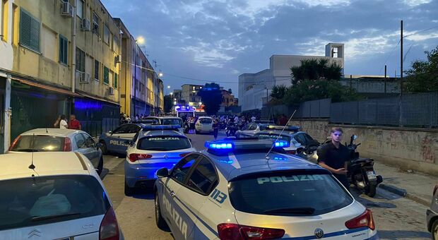Napoli, cadavere in strada a Pianura: 45enne morto con un colpo di pistola in fronte