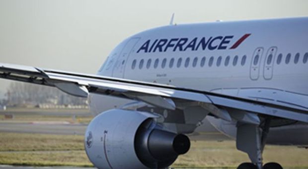 Bufera su Air France-KLM: non decolla l'accordo sui salari, CEO si dimette