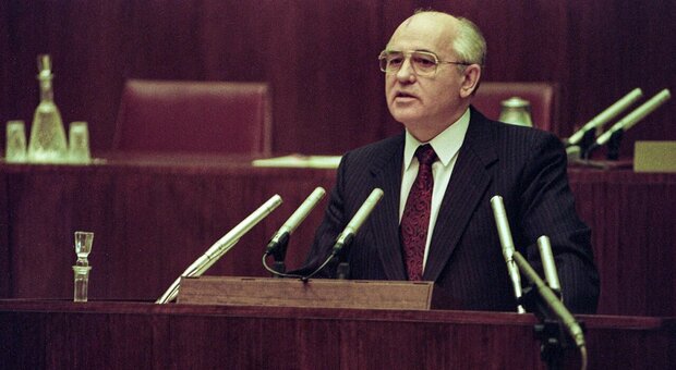 Morto Gorbaciov, niente funerali di Stato a Mosca. Il Cremlino: «Suo romanticismo verso l'Occidente non era giustificato»