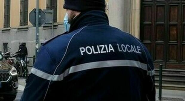 Napoli, ruba dischi in vinile per 200 euro: arrestato 61enne