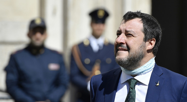 Coronavirus, l'ira dell'imam: «Chiese aperte a Pasqua? Salvini non fa politica, ma demagogia»