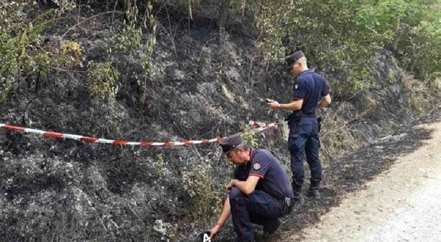 Campagna di prevenzione degli incendi boschivi, i carabinieri realizzano e diffondono un volantino