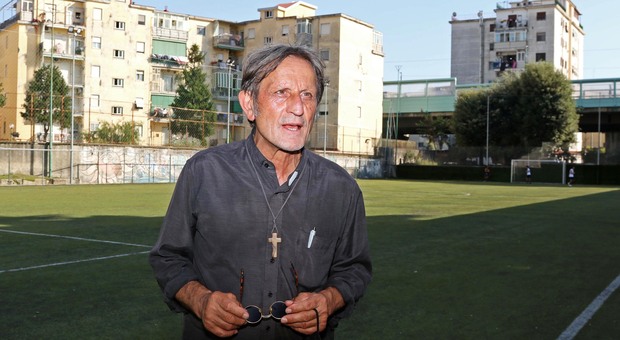 Oratorio Don Guanella, la consigliera M5S regala 4mila euro per il restyling del campetto di calcio