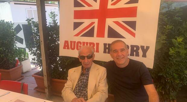 Harry Shindler con il sindaco di San Benedetto Antonio Spazzafumo