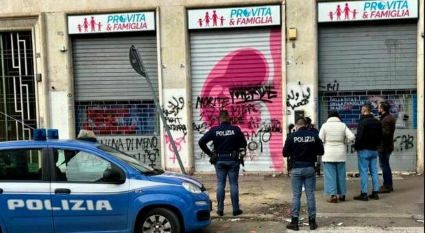 Ordigno esplosivo davanti agli uffici Pro Vita a Roma. «Atto terroristico, vogliono intimidirci»