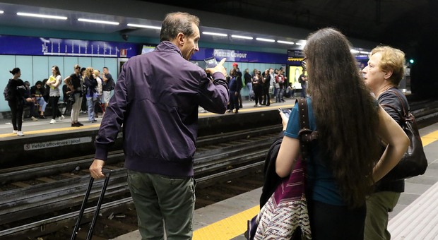 Sciopero dei trasporti Trenitalia, lunedì 16 dicembre 2019 a rischio la metropolitana di Napoli