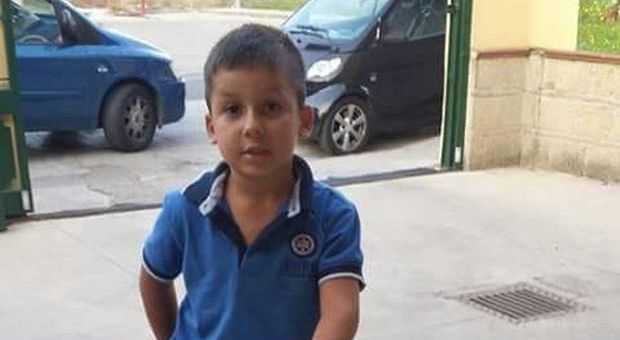 Orta di Atella, troppo vicino al camino: il piccolo Luigi muore ustionato a 5 anni