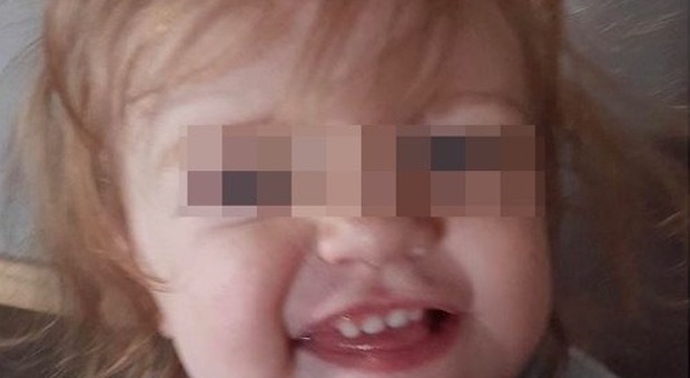 Bimba di 2 anni scomparsa, la mamma arrestata: dov'è la piccola Oaklee? «Di lei nessuna traccia»