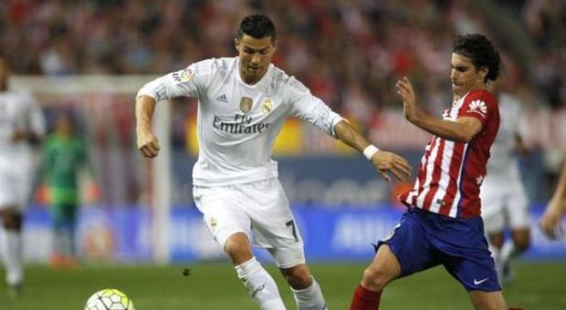 Pari tra Atletico e Real: il derby di Madrid lo decidono Benzema e Vietto. Navas para un rigore