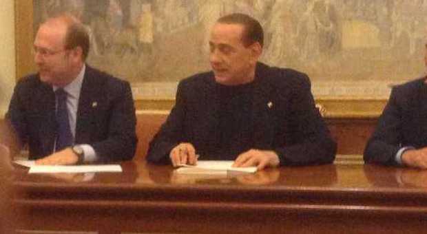 Berlusconi, discorso (e battute) con il partito romano: «Totti fenomeno, Marino? Peggio di Alemanno»
