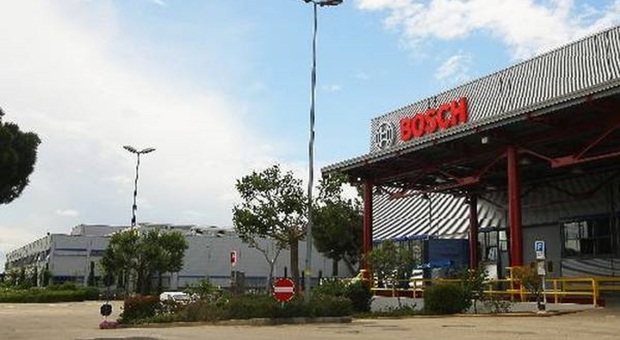 Bosch, niente chiusura per lo stabilimento di Bari. L'annuncio di Emiliano: «Da Roma buone notizie»