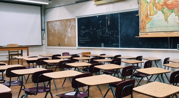 Calcolo errato nel numero degli studenti, la scuola resta senza preside per il prossimo anno. Parte la lettera al ministro