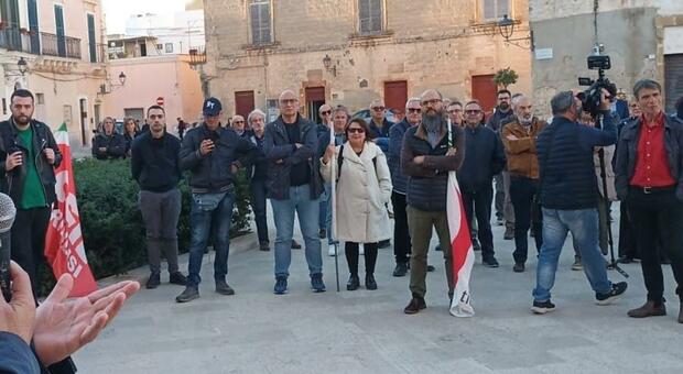 La manifestazione di ieri a San Vito dei Normanni contro l'ampliamento della discarica di Formica Ambiente
