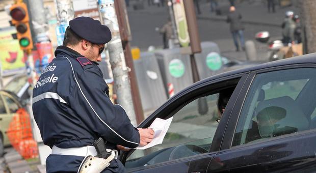 Napoli, pubblicato il bando per il reclutamento di 96 agenti della polizia locale