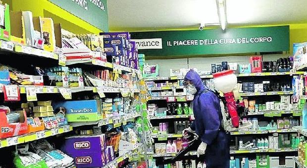 Fase 2 Roma, supermercati e aziende, via ai controlli a tappeto: chiusura per chi sbaglia