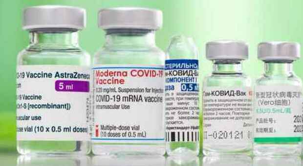 Terza dose dei vaccini anti Covid, quando va fatta e a cosa serve: Faq, domande e risposte