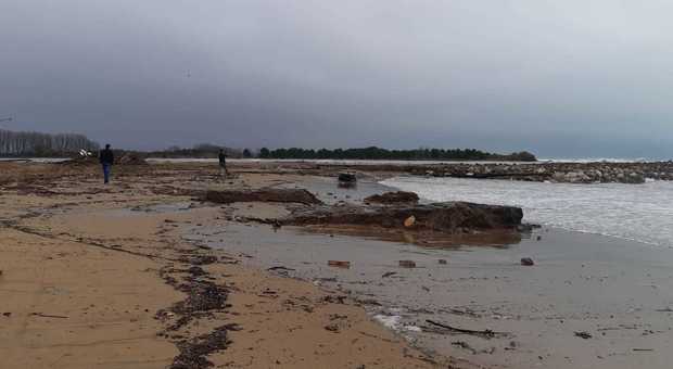 Mareggiata a Jesolo, sparita la spiaggia e gravi danni agli alberghi