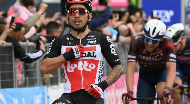 Giro d'Italia, Ewan è il mattatore degli sprint; Valter conserva la maglia rosa