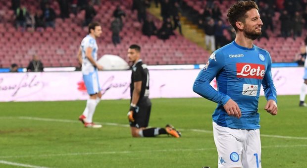 Napoli-Lazio 4-1: Sarri è di nuovo in vetta, i biancelesti al terzo ko di fila