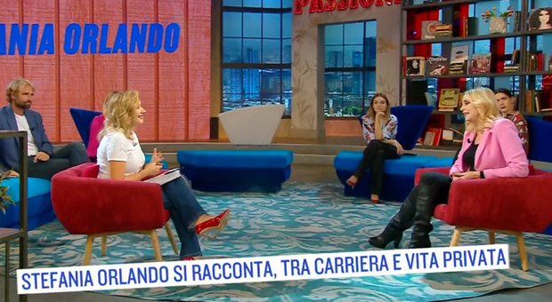 Stefania Orlando ospite di Serena Bortone a "Oggi è un altro giorno" (Foto: da video)