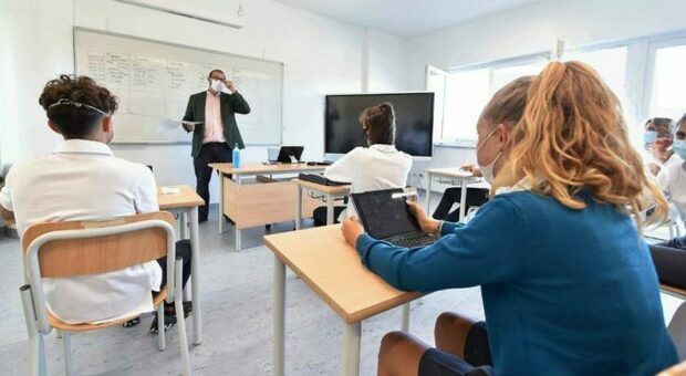 Covid scuola, lezioni a casa? No dei presidi del Lazio: «Troppi alunni senza Internet»