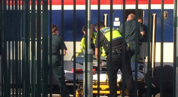 Londra, passeggero decapitato sul treno Gatwick Express