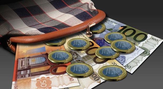Parlamento Ue taglia commissioni mini pagamenti da stati extra euro