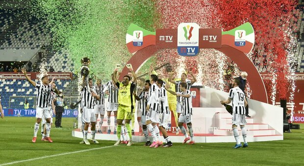 Atalanta-Juve 1-2: Kulusevski più Chiesa, Pirlo vince la Coppa Italia davanti ai tifosi. Brividi con Annalisa che canta Mameli
