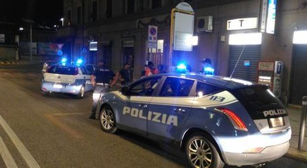 Milano, accoltellato in strada nella notte: grave un ragazzo di 22 anni