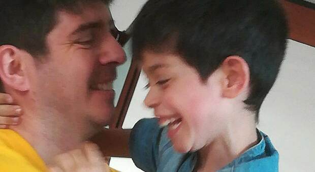 Tiziano Luconi, il papà del bambino morto travolto dall'alluvione del 15 settembre: «Ho rivissuto l’incubo di Mattia»
