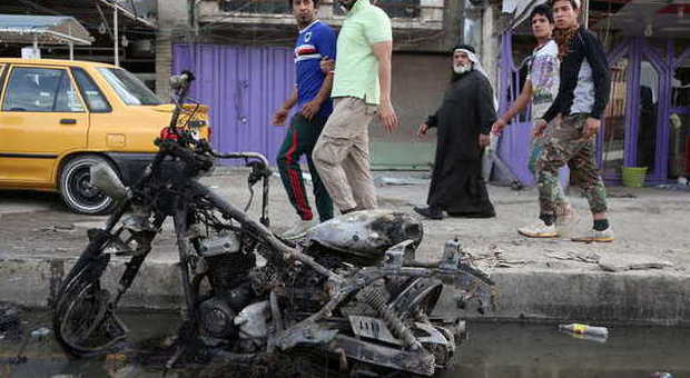Iraq, un kamikaze si fa esplodere all'università di Baghdad: 5 morti