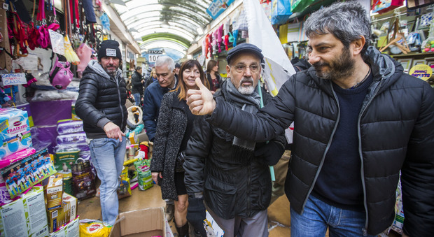 Il caso migranti scuote l'Italia, Fico da Napoli: «Sì ai valori antifascisti»