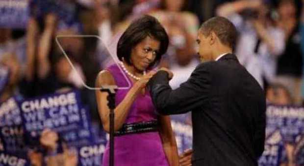 Stretta di mano poco igienica meglio il saluto da rapper con i pugni che piace tanto ad Obama