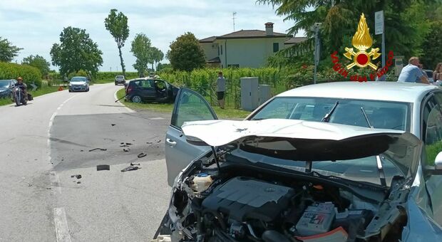 Incidente ad Annone Veneto, scontro tra tre auto: due feriti e due persone sotto choc