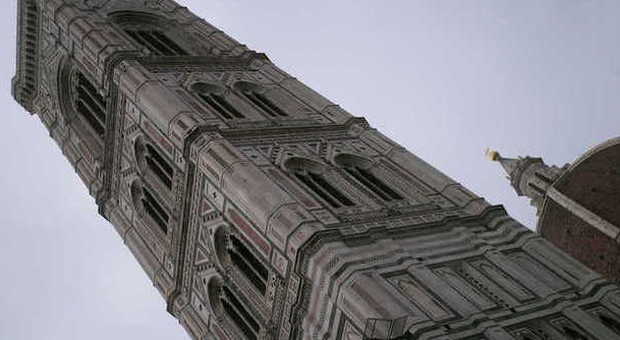 Firenze, malore sul campanile di Giotto: turista di 120 chili portato giù dai pompieri