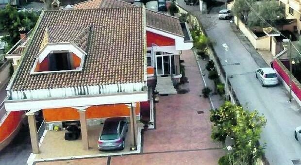 Ndrangheta, blitz ad Anzio: sequestrato il tesoro del boss. Una villa, terreni e auto di lusso per 3 milioni di euro